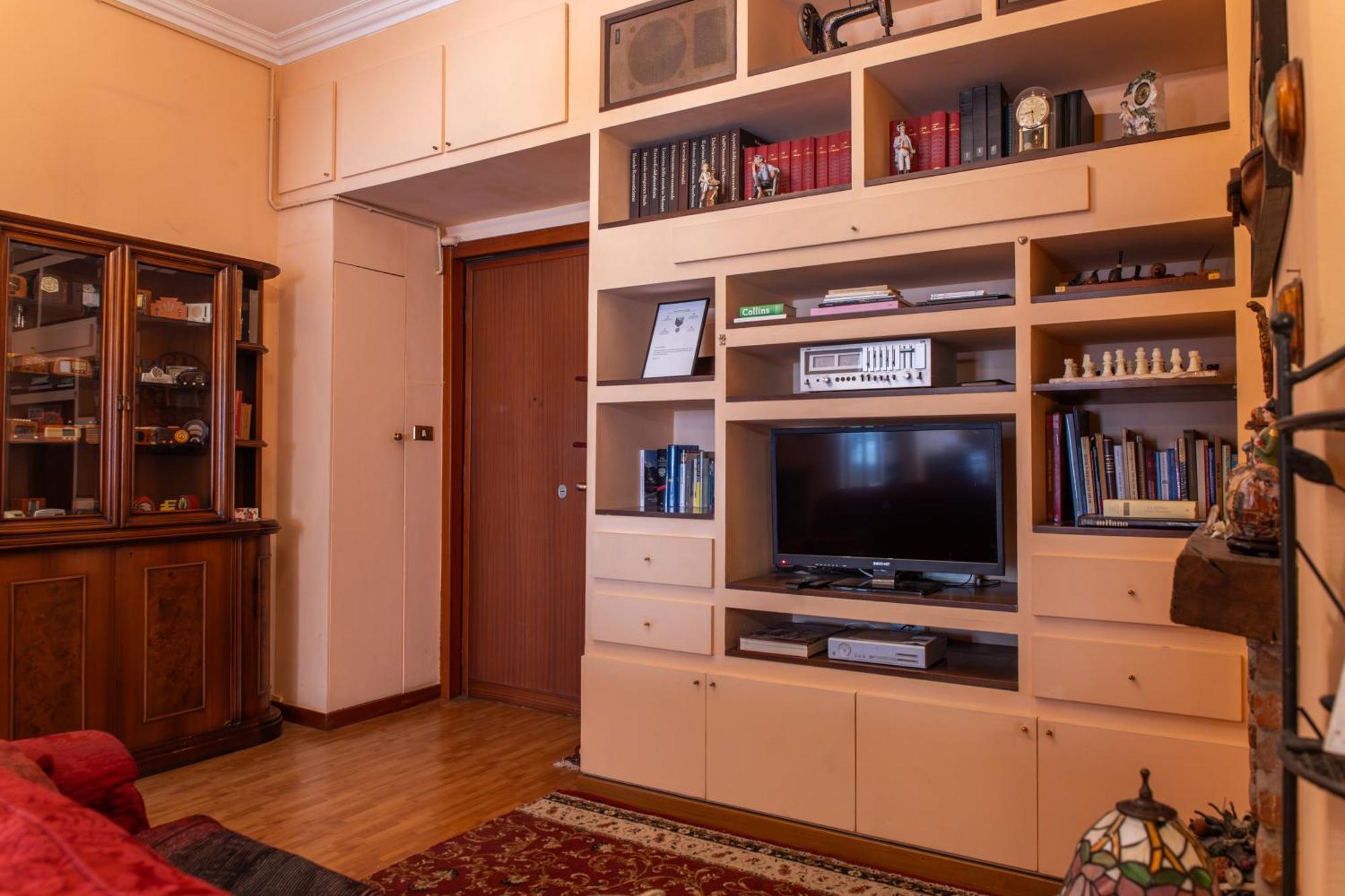 Duomo Walking Distance Elegant Flat With View Apartment Milan Exterior photo