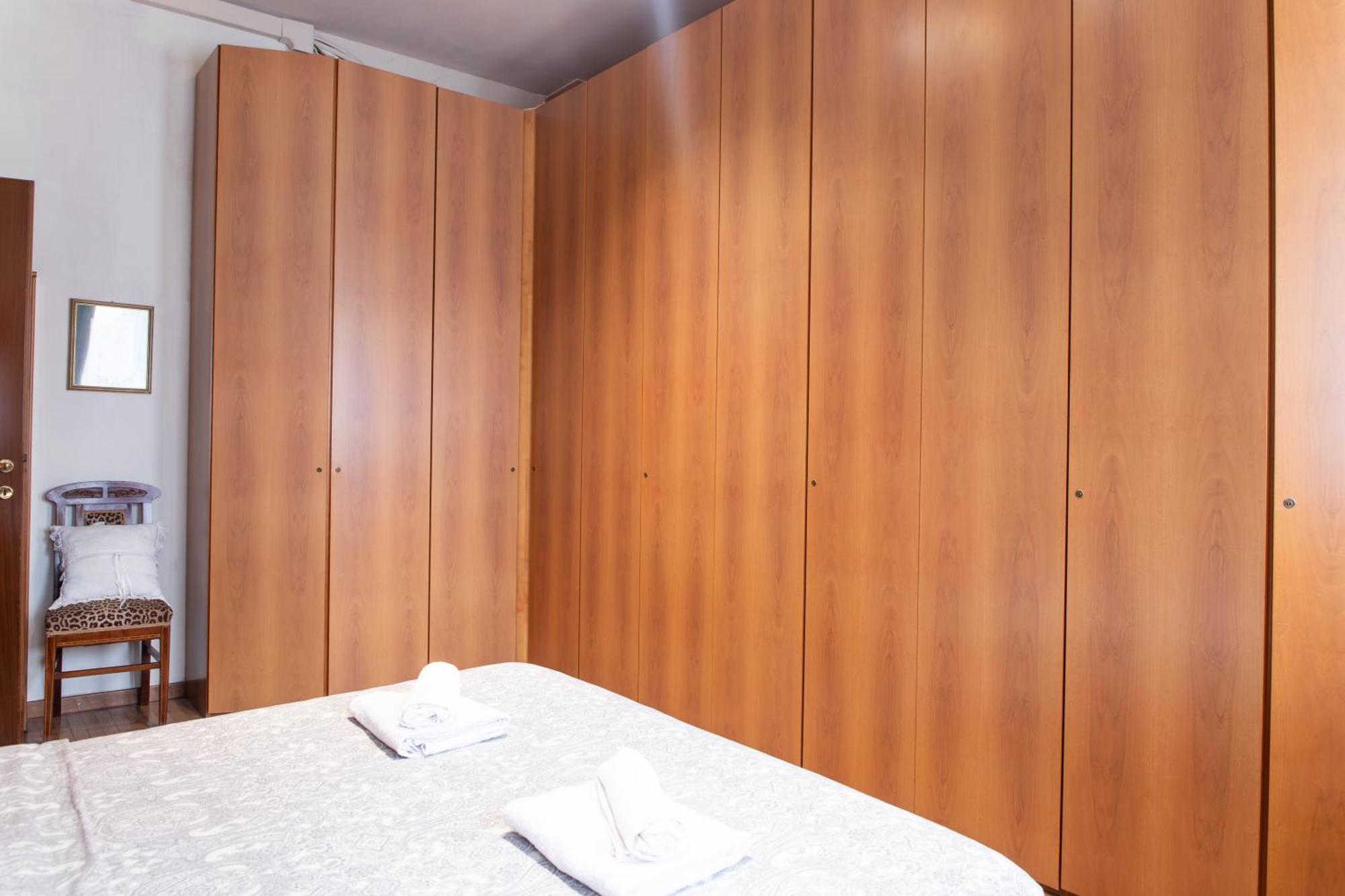 Duomo Walking Distance Elegant Flat With View Apartment Milan Exterior photo
